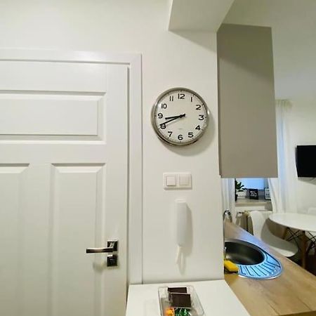 Bezagenta Mozart8 Studio Easy Access To City Wifi Apartment Warsaw Luaran gambar