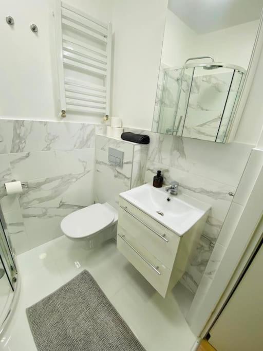 Bezagenta Mozart8 Studio Easy Access To City Wifi Apartment Warsaw Luaran gambar