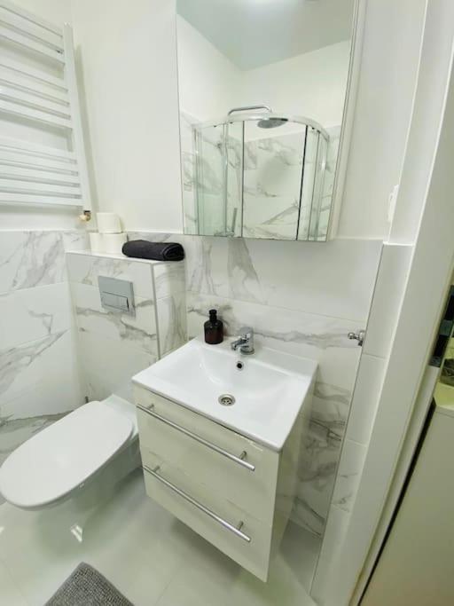 Bezagenta Mozart8 Studio Easy Access To City Wifi Apartment Warsaw Luaran gambar